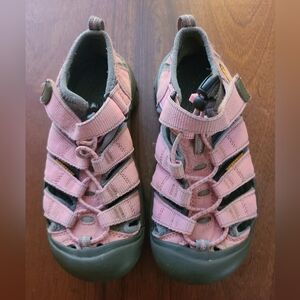 Keen kids Newport shoes size 1